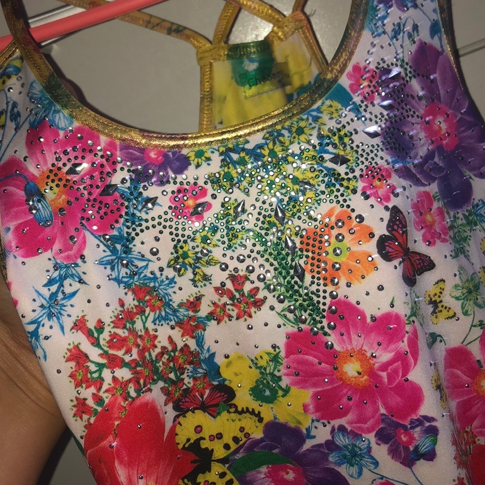 Spring fever tank top 🦋🌸🌺